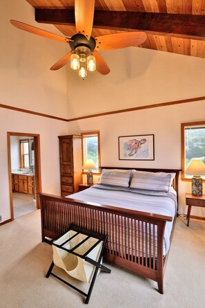 5 bedrooms, desk, iron/ironing board, travel cot - Experience Spacious Coastal Living at Seascape - Stunning Views of Heceta Beach  (Florence)