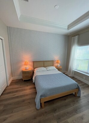 3 bedrooms, desk, iron/ironing board, free WiFi