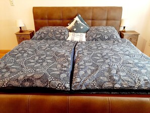 Unclassified image, 3 of 8, button