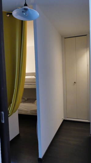2 bedrooms, iron/ironing board