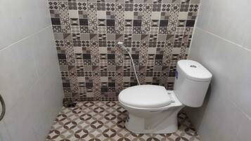 Kamar Twin Standar | Kamar mandi | Shower