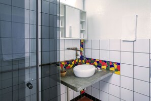 Shower - VILA MADALENA: Designer Apartment - BEST Location (Vila Madalena, São Paulo)