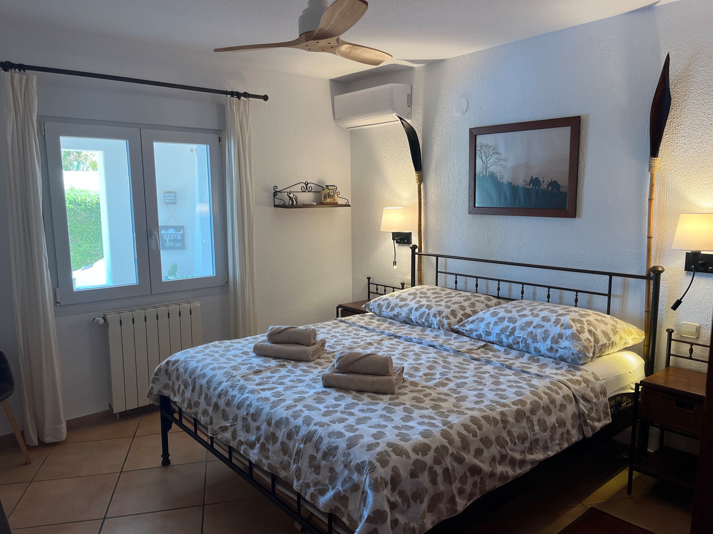 2 bedrooms, iron/ironing board, free WiFi, bed sheets