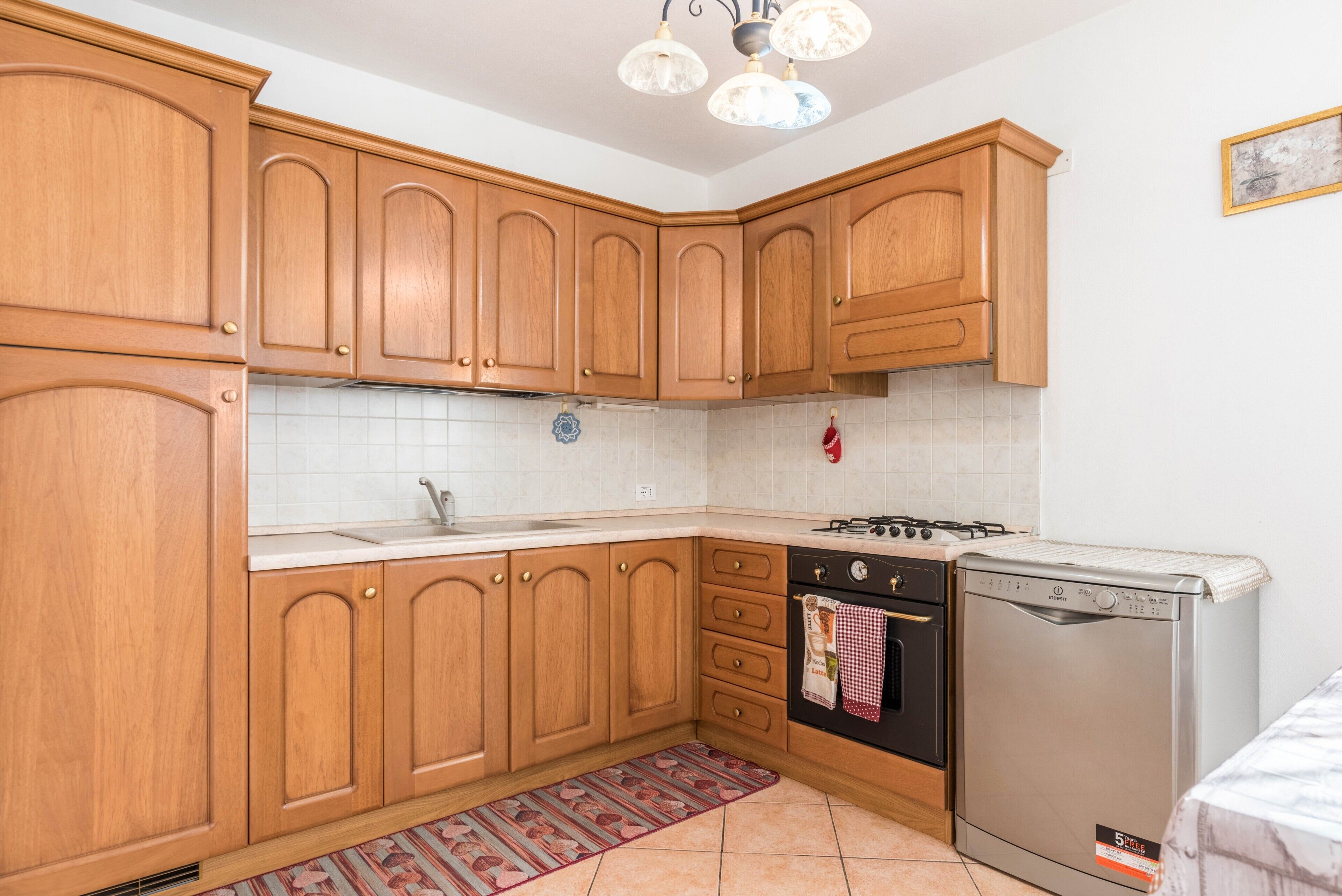 冰箱、微波炉、烤箱、炉灶