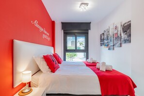 2 slaapkamers, een strijkplank/strijkijzer, gratis wifi, beddengoed