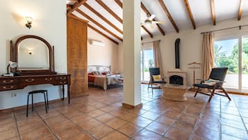 5 quartos, Wi-Fi de cortesia, roupa de cama