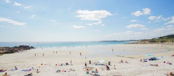 -GAÏA- MAISON FAMILIALE VUE MER ET JARDIN DOURVEIL