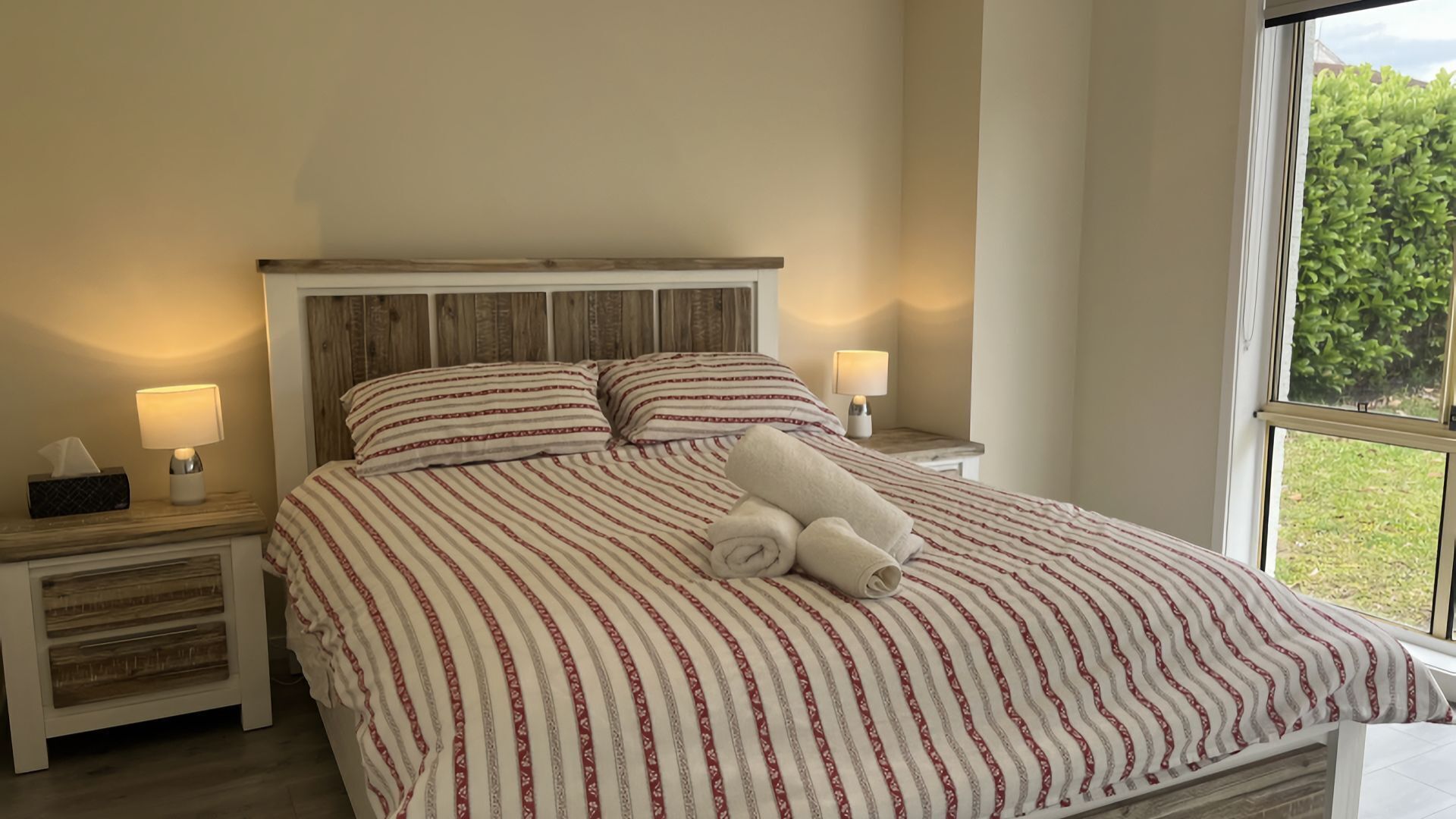 4 quartos, acesso à internet, roupa de cama