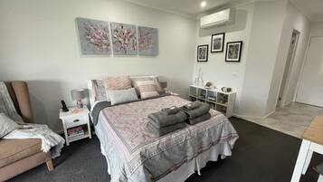 1 bedroom, iron/ironing board, travel cot, free WiFi