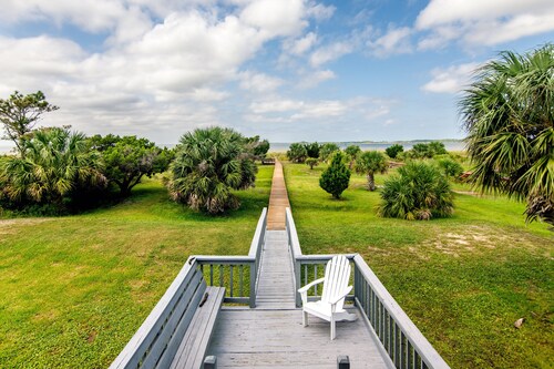 Sound Choice:Oceanfront Home;Sunset Views/Dolphin Sightings on St. Helena Sound; Screened Porch