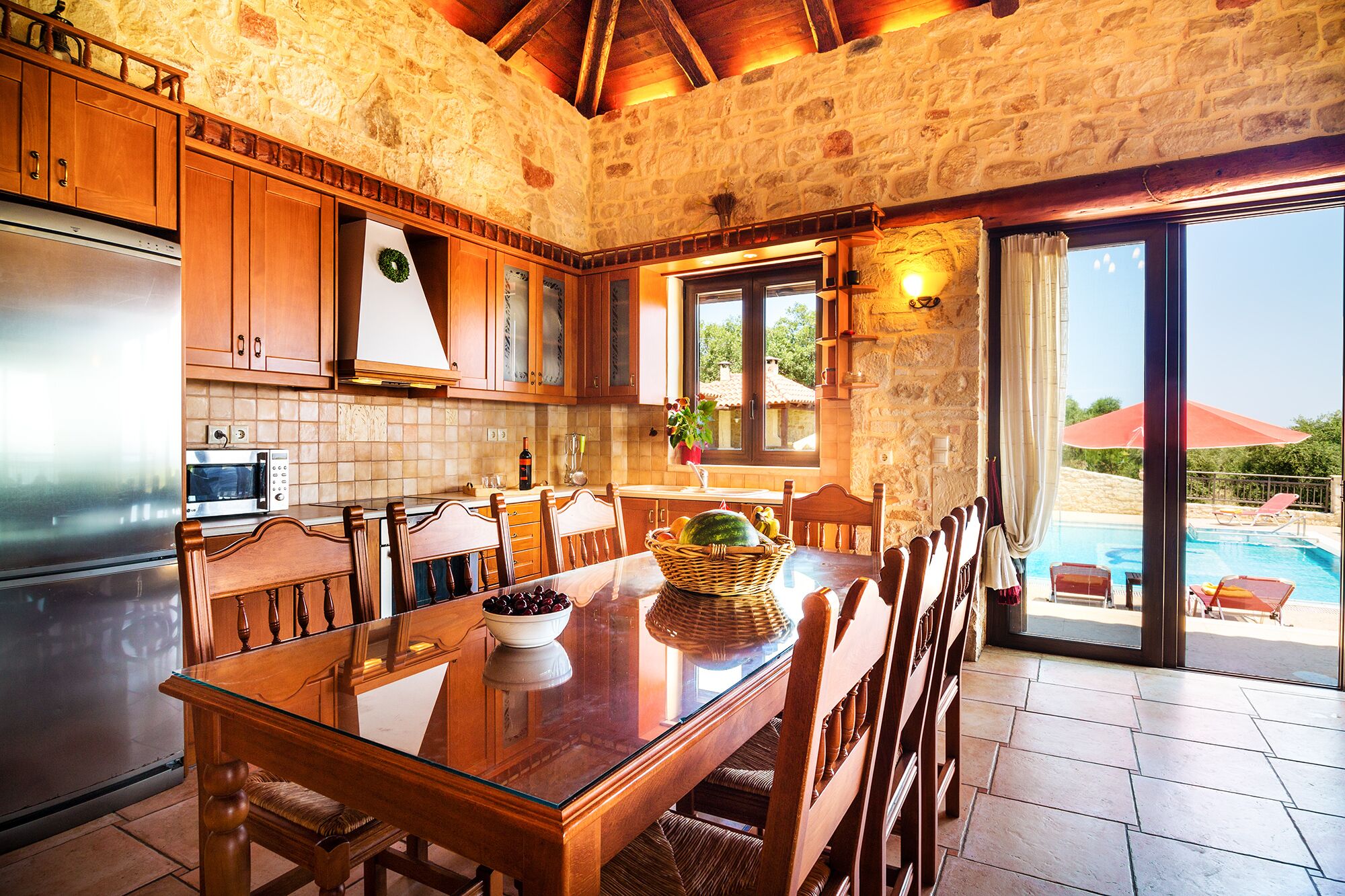 Fridge, microwave, oven, coffee/tea maker