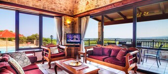 Traditional Holiday Villa with Panoramic View