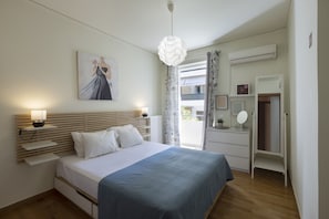 3 bedrooms, in-room safe, iron/ironing board, free WiFi