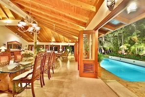 Piscine extérieure