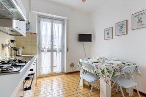 Microonde, forno, piano cottura
