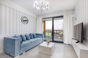 TV, offices - Natural 512 Darłowo | Seaside One Bedroom Apartment | Balcony (Darlowo)