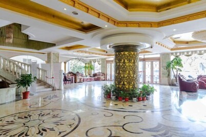 Yifeng Hotel