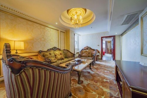 Yifeng Hotel