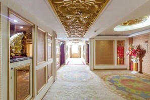 Interior - Yifeng Hotel (Yifeng)