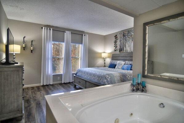 2 bedrooms, iron/ironing board, internet, bed sheets