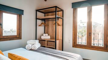 2 slaapkamers, een strijkplank/strijkijzer