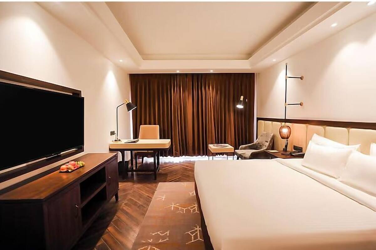 In-room safe, desk, laptop workspace, iron/ironing board