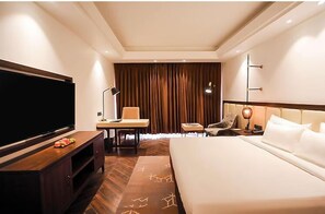 In-room safe, desk, laptop workspace, iron/ironing board