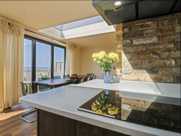 Cottage | Dining - Coast Guard House (Herne Bay)