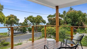 Property grounds - Smith - Stroll to the beach (Lorne)