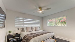 4 habitaciones, tabla de planchar con plancha y cuna de viaje 