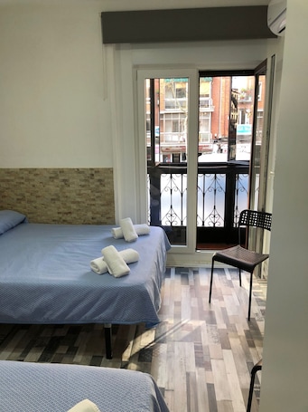 Triple Room, Shared Bathroom | Free WiFi, bed sheets