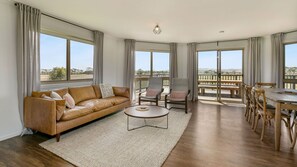 TV, fireplace, ping pong - Bass River Farm 9 mins from Phillip Island (Bass)