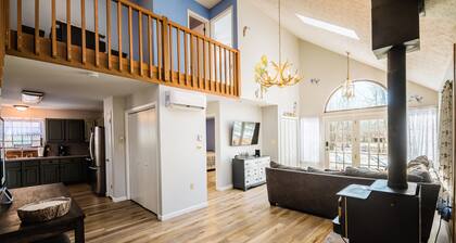 BRAND NEW HOT TUB-SAUNA-2 WEBER GRILLS-FIRE PIT-AC-THERMOMIX