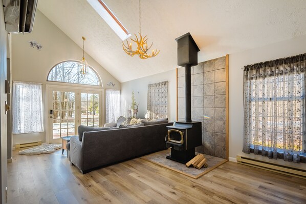Smart TV, fireplace, video games