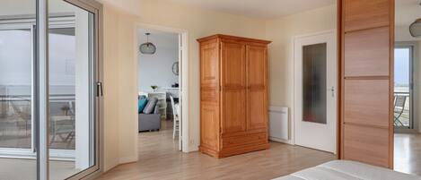 1 bedroom, iron/ironing board, free WiFi