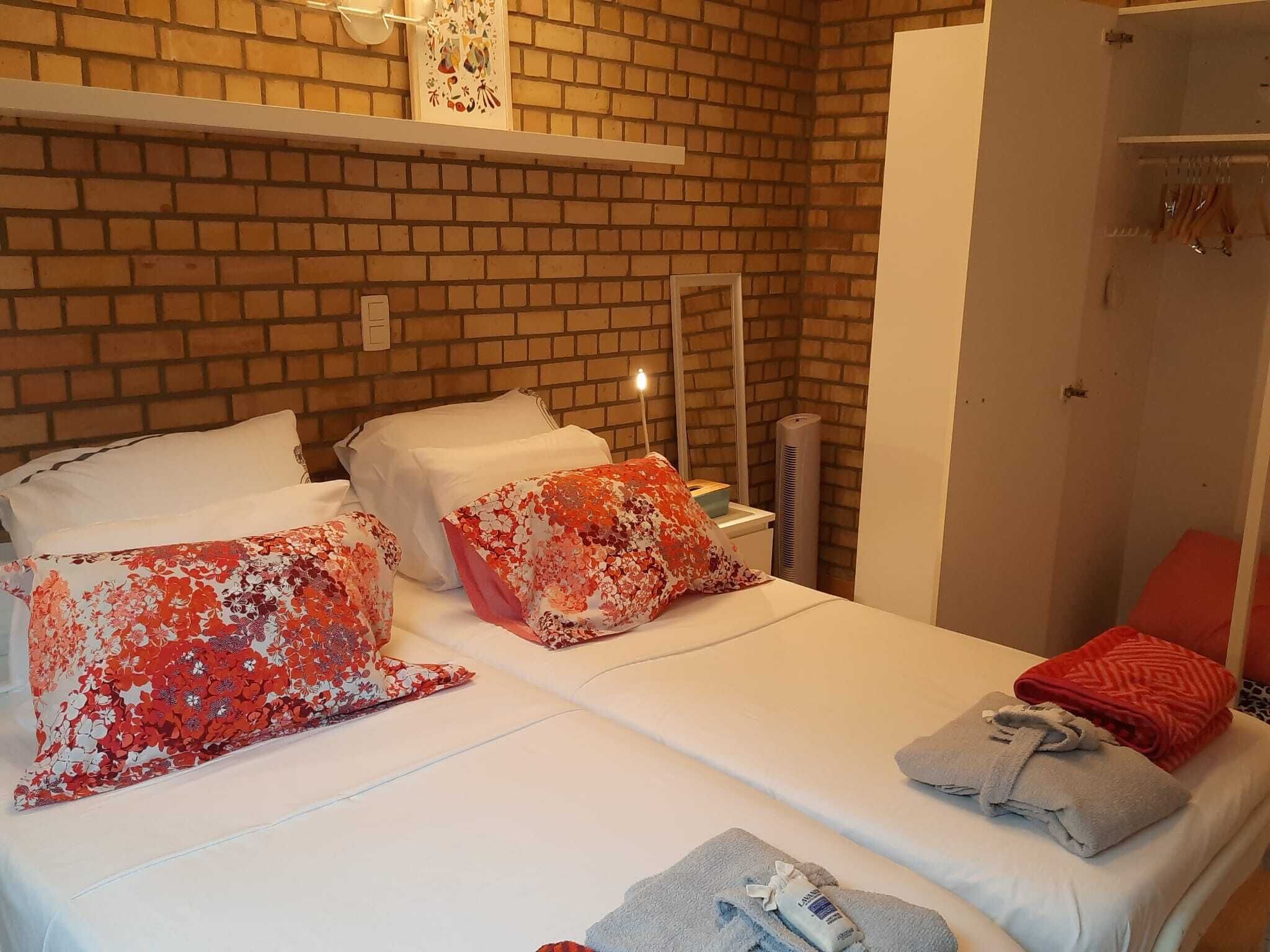 2 chambres, bureau, fer et planche à repasser, Wi-Fi gratuit