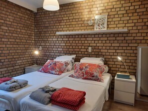 2 Schlafzimmer, Schreibtisch, Bügeleisen/Bügelbrett, kostenloses WLAN