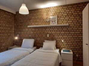 2 Schlafzimmer, Schreibtisch, Bügeleisen/Bügelbrett, kostenloses WLAN