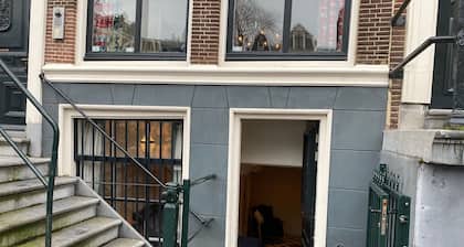 All Amsterdam sights and museums within walking distance!