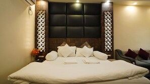 Elite-Doppelzimmer | Pillowtop-Betten, Minibar, individuell eingerichtet, Schreibtisch