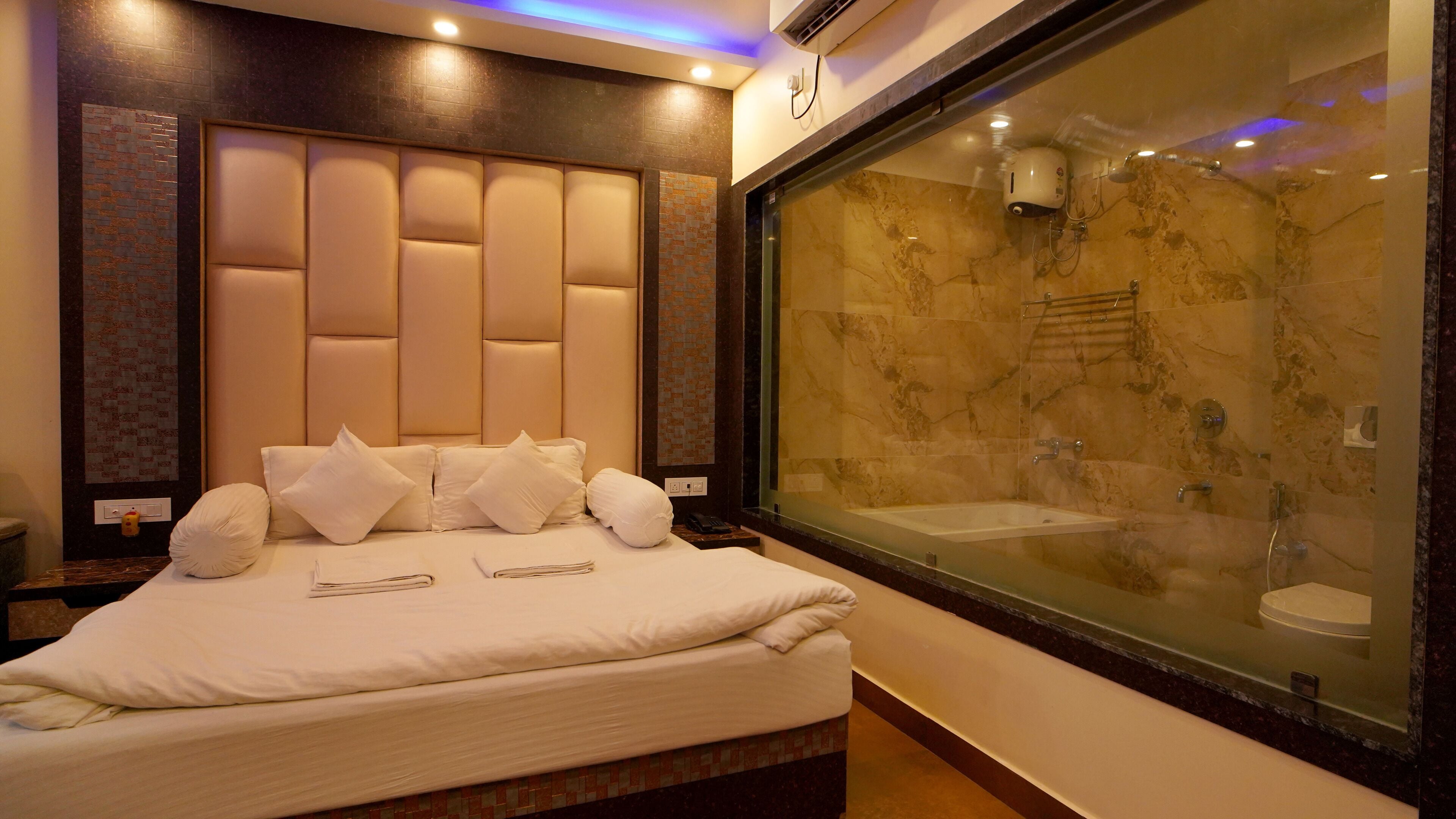Premium Double Room | Pillowtop beds, minibar, individually furnished, desk