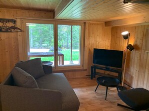 Télévision, chaîne hi-fi