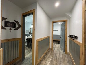 Interior - Newly remodeled Rider's Camp offers the perfect base right by the Village! (Mammoth Lakes)