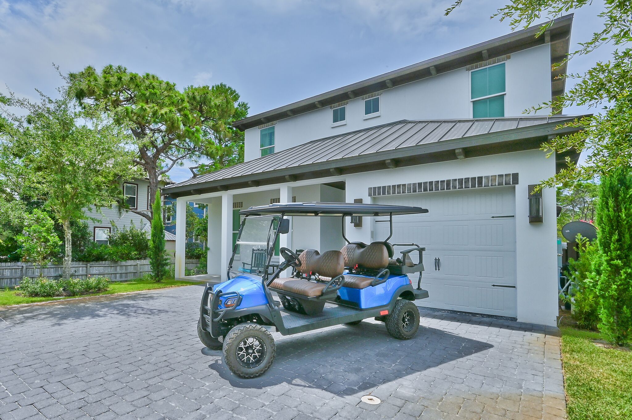 5 Min Walk to the Beach ~ Private Pool ~ Golf Cart ~ Open Living Space