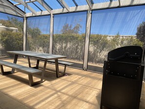 Outdoor dining - Susy's Place - the perfect atmosphere for your holiday (Robe)