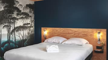 Soundproofing, free WiFi, bed sheets