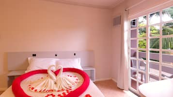Economy Double Room | Minibar