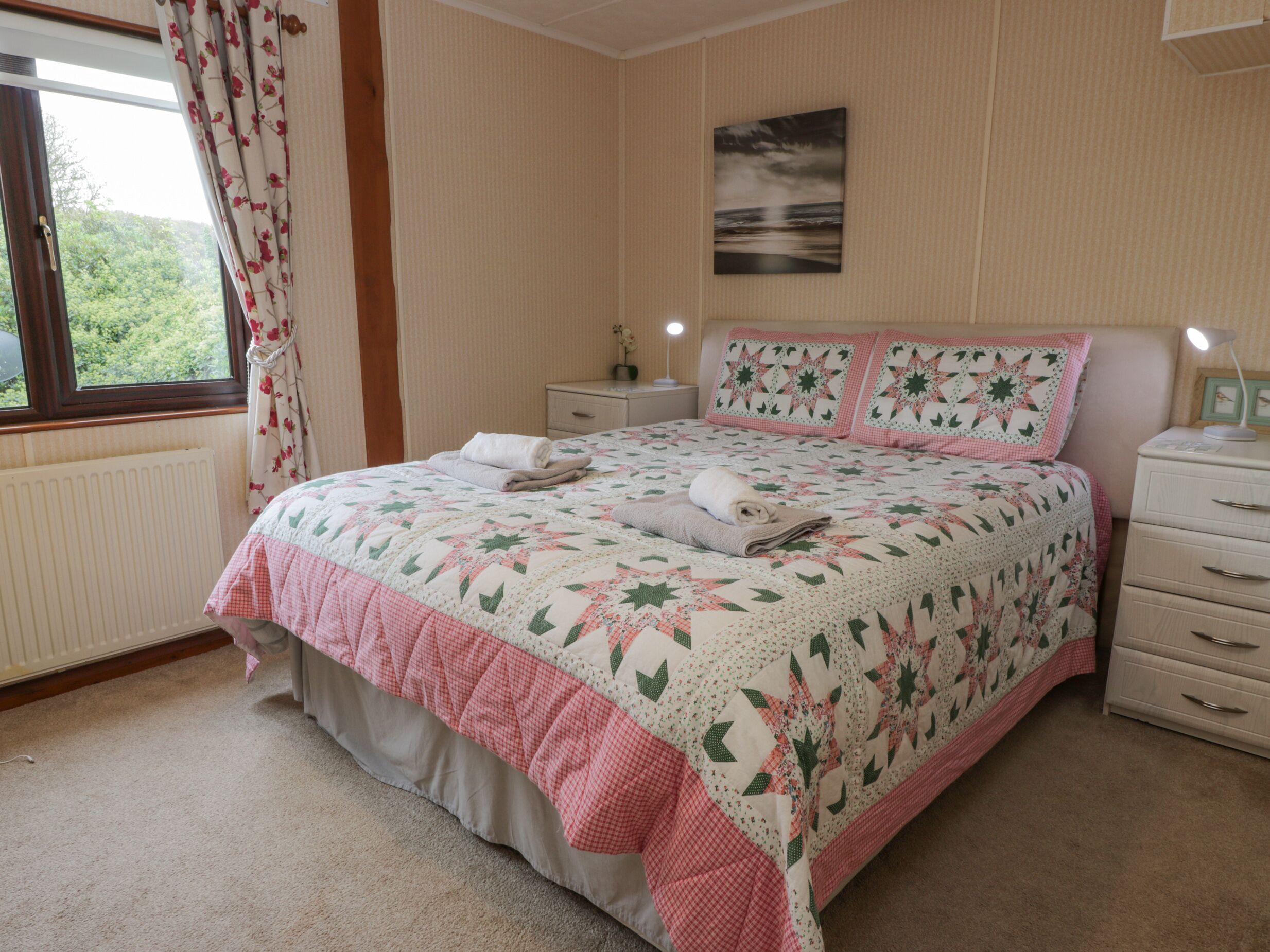 3 bedrooms, individually decorated, individually furnished, free WiFi