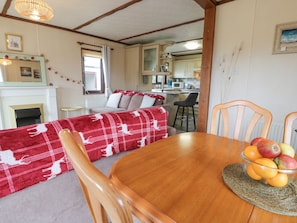 Dining - Roe Deer Lodge (Newton Stewart)