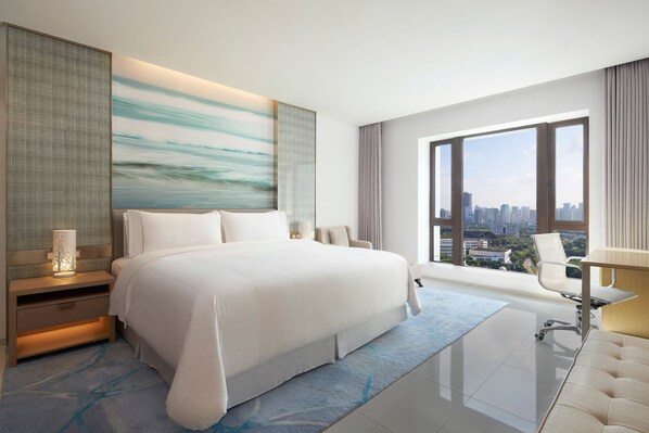 Basic Room, 1 King Bed, City View